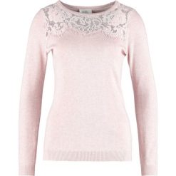 Swetry klasyczne damskie: Wallis Petite Sweter blush
