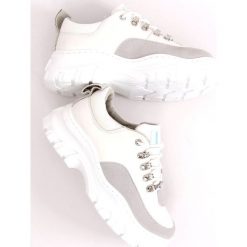 Buty na wysokiej podeszwie biało-szare PF5329 Grey. Szare buty sportowe damskie ButyModne, bez wzorów, z tkaniny, sportowe. W wyprzedaży za 89,00 zł.