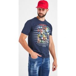 T-SHIRT Frankie Morello. T-shirty męskie Frankie Morello, m, bez wzorów, eleganckie, bez kołnierzyka. W wyprzedaży za 384,30 zł.