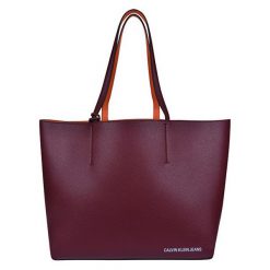 Calvin Klein Torebka damska Ultra Reversible Light Ultra Reversible Tote Bag + Wristlet Zip Pouch - Wine. Torebki klasyczne damskie Calvin Klein, bez wzorów, bez dodatków. W wyprzedaży za 723,00 zł.