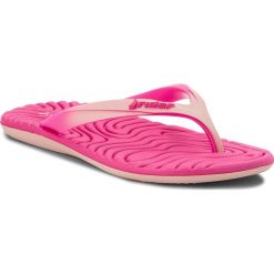 Japonki RIDER - Smoothie IV Fem 82222 Pink/Pink 20819. Różowe klapki damskie Rider, bez wzorów, z tworzywa sztucznego, bez obcasa. W wyprzedaży za 59,00 zł.