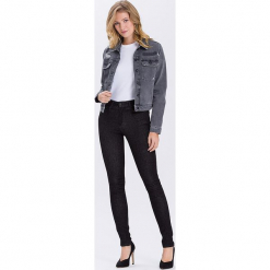 Dżinsy "Natalia" - Super Skinny fit - w kolorze czarnym. Czarne rurki damskie marki Cross Jeans, z aplikacjami. W wyprzedaży za 90,95 zł.