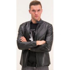 Kurtka skórzana Emporio Armani 01B50P 01P50 999. Czarne kurtki męskie Emporio Armani, m, bez wzorów, ze skóry, bez kaptura. W wyprzedaży za 1799,00 zł.