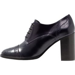 Jonak AUTRUI Ankle boot navy. Niebieskie botki damskie skórzane marki Jonak. Za 399,00 zł.