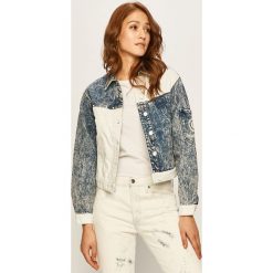 Desigual - Kurtka jeansowa. Niebieskie kurtki damskie Desigual, s, bez wzorów, z bawełny, krótkie. W wyprzedaży za 479,90 zł.
