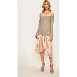 Twinset - Sukienka. Szare sukienki damskie Twinset, na co dzień, s, bez wzorów, z bawełny, casualowe, bez kołnierzyka, z długim rękawem, długie, midi, proste. W wyprzedaży za 649,90 zł.