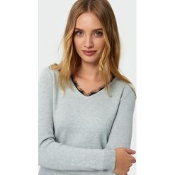 Sweter z koronką. Swetry damskie Greenpoint, w koronkowe wzory, z poliesteru, bez rękawów, bez kaptura. Za 89,99 zł.