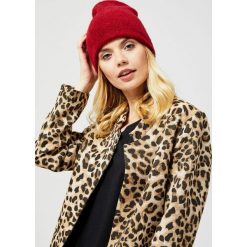 Czapka gładka. Czerwone czapki damskie Moodo, bez wzorów. Za 19,99 zł.