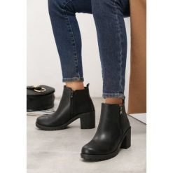 Czarne Botki Alara. Czarne botki damskie Multu, bez obcasa, na obcasie, bez zapięcia. Za 49,99 zł.