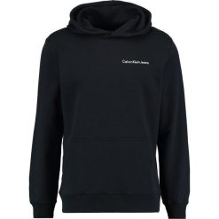 Kardigany męskie: Calvin Klein Jeans HOROS 2 REGULAR POPOVER Bluza z kapturem ck black