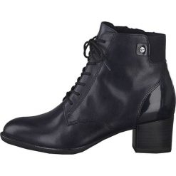 Tamaris Botki damskie 1-1-25112-23-805 Navy (rozmiar 38). Niebieskie botki damskie Tamaris, bez obcasa, bez zapięcia. Za 401,00 zł.