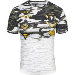Koszulka męska t-shirt z naszywkami moro Recea. Koszulki męskie Recea, xl, z aplikacjami, z poliesteru, bez kołnierzyka, bez rękawów. W wyprzedaży za 29,99 zł.