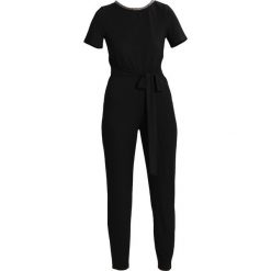 Kombinezony damskie: Vero Moda VMMILLA FITTED JUMPSUIT Kombinezon black