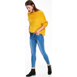 SPODNIE DAMSKIE SLIM. Niebieskie spodnie damskie Top Secret, z jeansu. W wyprzedaży za 59,99 zł.