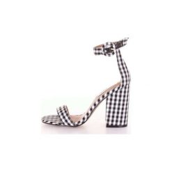 Sandały Steve Madden FRIDAY. Szare sandały damskie Steve Madden, bez wzorów, bez obcasa, bez zapięcia. Za 202,22 zł.