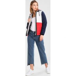 Superdry PACIFIC SPORT JACKET Kurtka przejściowa liner white/flare red/navy. Czerwone kurtki sportowe damskie Superdry, xl, z materiału. W wyprzedaży za 412,30 zł.
