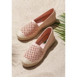 Różowe Espadryle Brotherly. Różowe espadryle damskie Renee, z aplikacjami, bez obcasa, na płaskiej podeszwie. Za 89,99 zł.