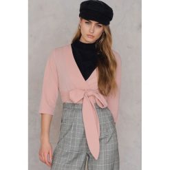 SheIn Zakładana marynarka z wiązaniem z przodu - Pink. Różowe marynarki i żakiety damskie SheIn, z tkaniny. W wyprzedaży za 30,29 zł.