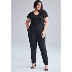 Czarny kombinezon Patrycja duże rozmiary OVERSIZE PLUS SIZE LATO. Czarne kombinezony damskie Moda Size Plus Iwanek, na co dzień, na lato, s, bez wzorów, z elastanu, eleganckie, z dekoltem w serek, plus size, z krótkim rękawem, krótkie. Za 219,00 zł.