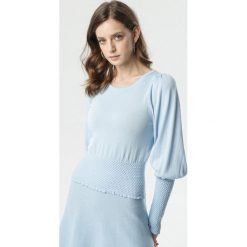 Jasnoniebieski Sweter Weber. Niebieskie swetry damskie Born2be, s, bez wzorów, bez rękawów, bez kaptura. W wyprzedaży za 59,99 zł.
