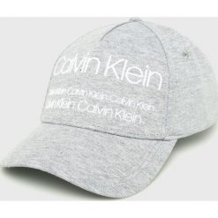 Calvin Klein - Czapka. Białe czapki męskie marki Calvin Klein, z bawełny. Za 179,90 zł.