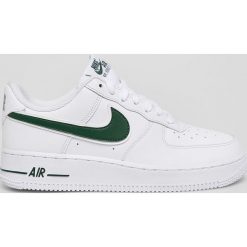 Nike Sportswear - Buty Air Force 1 '07. Białe buty sportowe damskie Nike Sportswear, bez wzorów, ze skóry, sportowe. Za 419,90 zł.