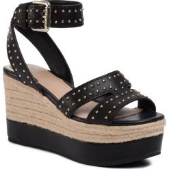 Espadryle GUESS - Latanye FL6LAE LEA04 BLACK. Czarne espadryle damskie Guess, z aplikacjami, ze skóry ekologicznej, bez obcasa, na obcasie. W wyprzedaży za 369,00 zł.