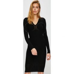 Pinko - Sukienka. Czarne sukienki damskie Pinko, na co dzień, s, z aplikacjami, z poliesteru, casualowe, z włoskim kołnierzykiem, z długim rękawem, długie, midi, proste. W wyprzedaży za 569,90 zł.