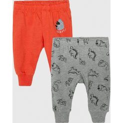 Blukids - Spodnie dziecięce 68-98 cm (2-Pack). Szare spodnie chłopięce Blukids, z nadrukiem, z bawełny, casualowe. W wyprzedaży za 29,90 zł.