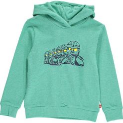 Bluza "Sebastian 303" w kolorze zielonym. Zielone bluzy chłopięce marki LEGO Wear, z nadrukiem, z bawełny. W wyprzedaży za 82,95 zł.