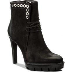 Botki CARINII - B4230 360-000-PSK-A14. Czarne buty zimowe damskie Carinii, z materiału, na obcasie. W wyprzedaży za 259,00 zł.