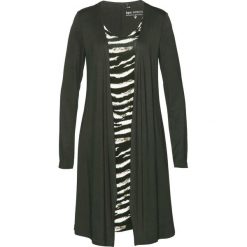 Sukienka shirtowa w optyce dwuwarstwowej bonprix nocny oliwkowy - biel wełny z nadrukiem. Zielone sukienki damskie bonprix, z nadrukiem, z wełny, bez kołnierzyka, bez rękawów, midi. Za 54,99 zł.