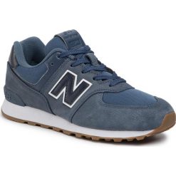 Sneakersy NEW BALANCE - GC574PRN Granatowy. Niebieskie półbuty damskie New Balance, bez wzorów, ze skóry ekologicznej, bez obcasa, na płaskiej podeszwie, bez zapięcia. W wyprzedaży za 219,00 zł.