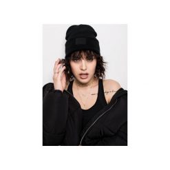 CZAPKA TYPU BEANIE. Zielone czapki damskie Rest_factory, na zimę, z aplikacjami. Za 69,00 zł.