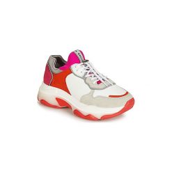 Buty Bronx BAISLEY. Białe trampki i tenisówki damskie marki Bronx, bez wzorów, bez zapięcia. Za 639,00 zł.