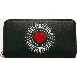 Love Moschino - Portfel. Czarne portfele damskie Love Moschino, bez wzorów, ze skóry ekologicznej. W wyprzedaży za 349,90 zł.