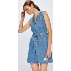 Calvin Klein Jeans - Sukienka. Niebieskie sukienki mini damskie marki Calvin Klein Jeans, na co dzień, s, z bawełny, casualowe, dopasowane. W wyprzedaży za 359,90 zł.
