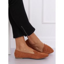 Brązowe mokasyny HIESSI. Pomarańczowe mokasyny damskie FunKee.pl, z zamszu, klasyczne. Za 89,99 zł.