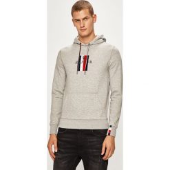 Tommy Hilfiger - Bluza. Czerwone bluzy męskie TOMMY HILFIGER, xl, z aplikacjami, z bawełny, z kapturem, bez rękawów, z kapturem. W wyprzedaży za 379,90 zł.