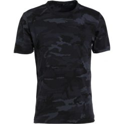 DRYKORN NERO Tshirt z nadrukiem camou. Szare t-shirty męskie z nadrukiem DRYKORN, m, z bawełny. Za 249,00 zł.