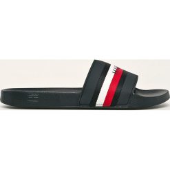 Tommy Hilfiger - Klapki. Niebieskie kapcie męskie TOMMY HILFIGER, z gumy, bez zapięcia. Za 199,90 zł.