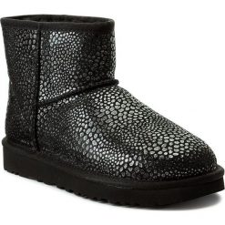 Buty zimowe damskie: Buty UGG – W Classic Mini Glitzy 1019637 W/Blk