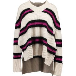 Hope MOON Sweter pink. Czerwone swetry klasyczne damskie marki Hope, z wiskozy. W wyprzedaży za 954,85 zł.