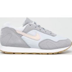Nike - Buty Outburst. Białe buty sportowe damskie Nike, bez wzorów, ze skóry, sportowe. W wyprzedaży za 269,90 zł.