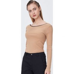 Dopasowana bluzka basic - Beżowy. Brązowe bluzki damskie Sinsay, s, bez wzorów, bez kołnierzyka, bez rękawów. Za 19,99 zł.