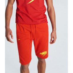 Dresowe szorty Good vibes - Czerwony. Czerwone spodenki i szorty męskie Cropp, s, bez wzorów, z dresówki. Za 55,99 zł.