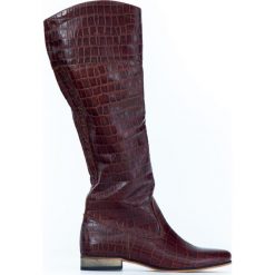 Wsuwane kozaki z motywem krokodyla - skóra naturalna - model 125 - kolor brązowo czarny krokodyl. Pomarańczowe kozaki damskie Zapato, na lato, z jeansu, eleganckie, na wysokim obcasie, na płaskiej podeszwie, bez zapięcia. W wyprzedaży za 374,25 zł.