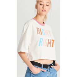 T-shirt oversize z nadrukiem - Kremowy. Białe t-shirty damskie Cropp, s, z nadrukiem. W wyprzedaży za 9,99 zł.