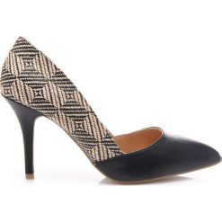 Stylowe czółenka damskie. Czarne buty ślubne damskie Wilady, z materiału, na obcasie. Za 64,50 zł.