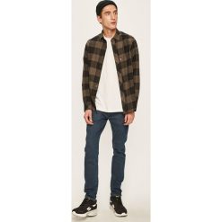 G-Star Raw - Koszula. Koszule męskie G-Star RAW, s, bez wzorów, z bawełny, klasyczne, z klasycznym kołnierzykiem, z długim rękawem. W wyprzedaży za 239,90 zł.